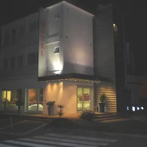 Otel Paradiso, Stra